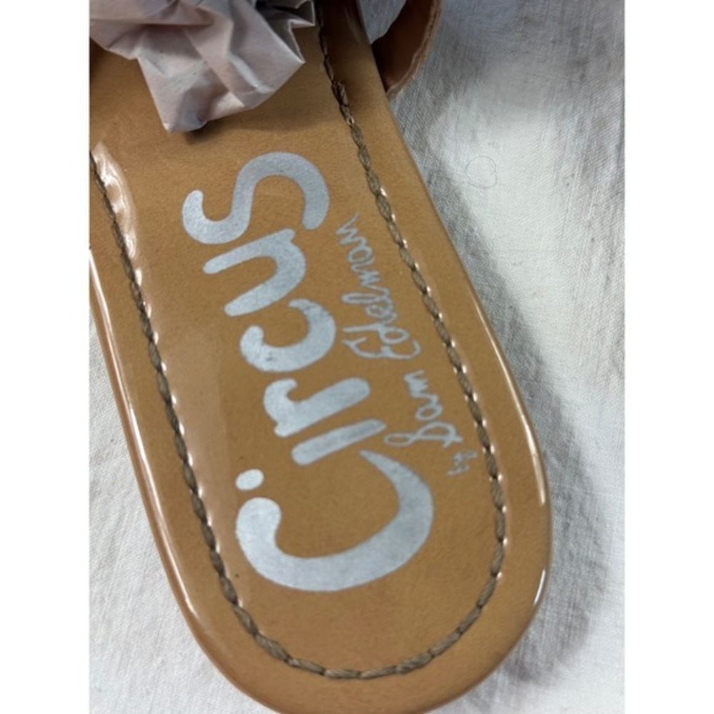 Circus by Sam Edelman Cherry Tan Patent‎ Medallion Thong Flat Sandals Mens 9.5M - Picture 4 of 6